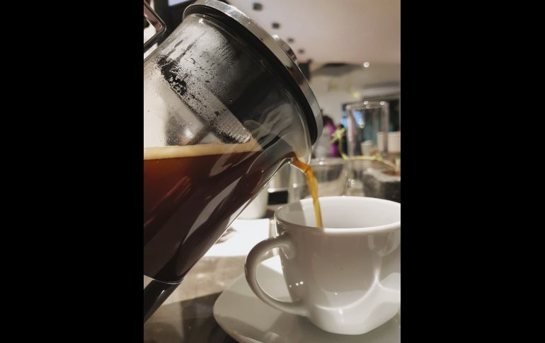 Delicia. La preparación en prensa francesa es veloz, por lo que pronto podrás disfrutar del café.