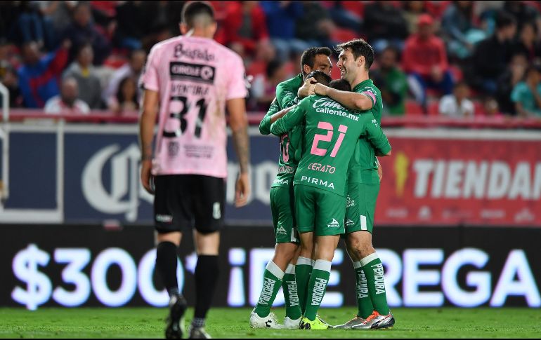 Jugadores de León celebran su triunfo ante Necaxa. MEXSPORT / I. Ortiz