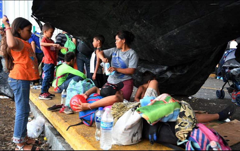 El procedimiento que se lleva a cabo para la recepción de personas inicia en las instalaciones del INM, en Ciudad Hidalgo, donde se recaban datos para realizar las solicitudes de refugio. AFP / O. Sierra