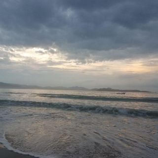 Suspenden clases en Puerto Vallarta por huracán "Willa"