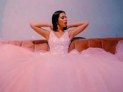 La hija de Pepe Aguilar sorprendió con los vestidos que utilizó para su fiesta de XV años. INSTAGRAM / angela_aguilar_