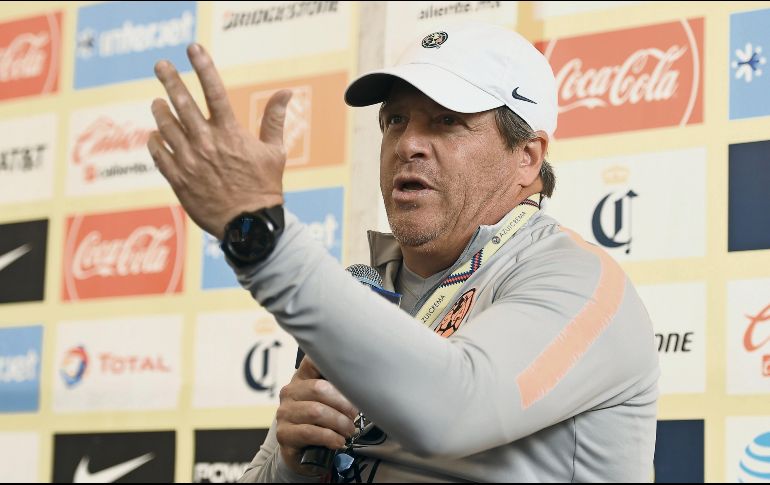 La directiva del América no solo ha reiterado su confianza en Miguel Herrera, sino que ha rechazado los acercamientos de la FMF para devolver a Herrera al timón de la Selección Nacional. MEXSPORT