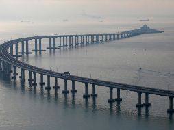 Según los medios chinos la construcción consumió 420 mil toneladas de de acero -una cantidad que permitiría fabricar 60 réplicas de la Torre Eiffel- y 1.08 millones de metros cúbicos de cemento. AP / K. Cheung