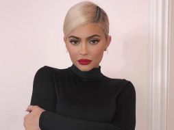 La colección de cumpleaños de Kylie quel fue lanzada el pasado 6 de agosto, presenta brillo de labios, lápiz de labios, delineador de labios y sombra de ojos brillantes. INSTAGRAM / @kyliejenner