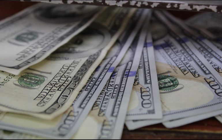 El Banco BASE espera que el tipo de cambio del día oscile entre 19.30 y 19.50 pesos por dólar, en cotizaciones interbancarias a la venta. EL INFORMADOR / ARCHIVO