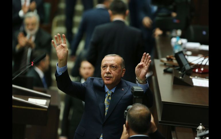 El presidente de Turquía, Recep Tayyip Erdogan, antes de pronunciar su discurso en el Parlamento, en Ankara, Turquía. Erdogan ha afirmado hoy que la muerte del periodista saudí Jamal Khashoggi en el consulado de su país en Estambul fue resultado de 