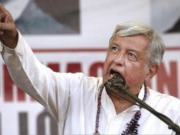 El comentario de López Obrador alude a que Pemex informó este lunes que asignó cuatro cargamentos de 350 mil barriles cada uno para la importación de petróleo ligero. AP / ARCHIVO