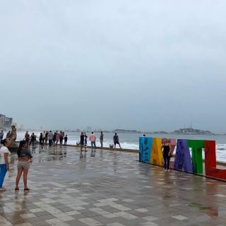 Implementan alerta roja en Sinaloa por cercanía de "Willa"