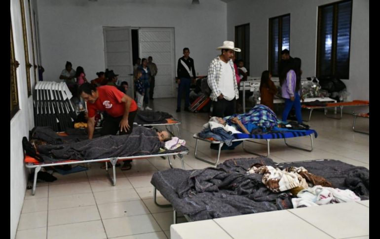 En Jalisco se habilitaron refugios en 10 poblaciones costeras. ESPECIAL/UEPCBJ