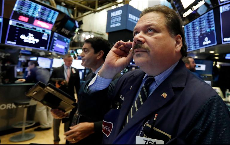Los índices de Wall Street se vieron afectados por inversores con dudas sobre la economía global. AP / R. Drew