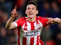 Lozano robó un balón y con una gran definición mandó el balón a guardar. TWITTER/@PSV
