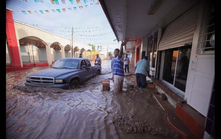Tecuala, Nayarit, amaneció inundado.