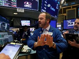 Tanto el Dow Jones como el S&P 500 acabaron de borrar sus ganancias acumuladas desde el comienzo del año. AP/R. Drew