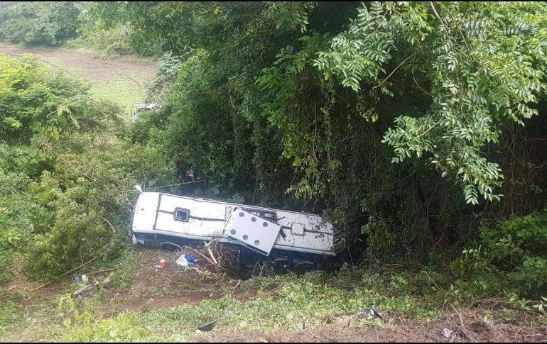 La carretera federal 200 permanecerá cerrada de circulación de dos a cinco horas. ESPECIAL