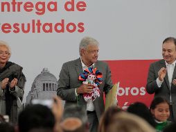 Andrés Manuel López Obrador (c) habla junto a la próxima secretaria de Gobernación, Olga Sánchez Cordero (i) y el próximo secretario de Seguridad Pública federal, Alfonso Durazo (d). EFE/M. Guzmán
