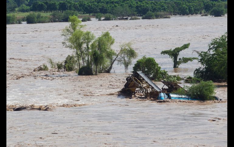 El desbordamiento del río Baluarte en Sinaloa.