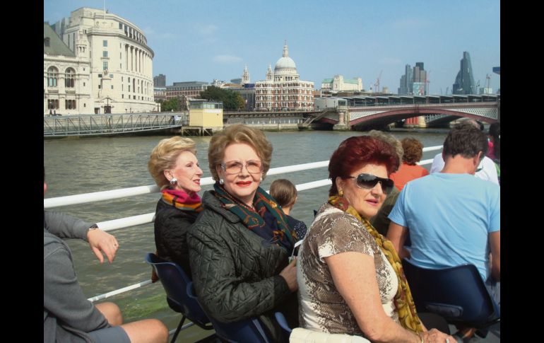 Simone Amavet, Susan Preciado y Carmen Gerini.
