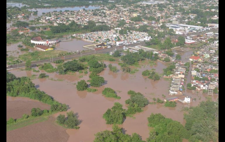 Jaime Hernández, director general de la CFE, compartió ayer imágenes de sobrevuelos sobre Nayarit y Sinaloa. TWITTER@JaimeFHM