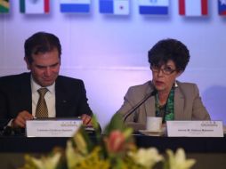 El consejero presidente del INE, Lorenzo Córdova, también descarta participar por respeto a los actores políticos involucrados; la presidenta del organismo y el funcionario participan en la apertura de la XIV Conferencia e la UNIORE. TWITTER / @TEPJF_informa