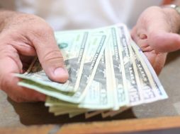 Durante la sesión se espera que el tipo de cambio cotice entre 19.48 y 19.70 pesos por dólar en cotizaciones interbancarias a la venta. EL INFORMADOR / ARCHIVO