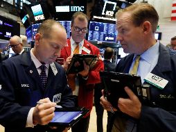 Por su parte, el NYSE Composite retrocede 215.40 puntos (-1.78 por ciento) situándose en 11 mil 903.45 unidades. AP / R. Drew