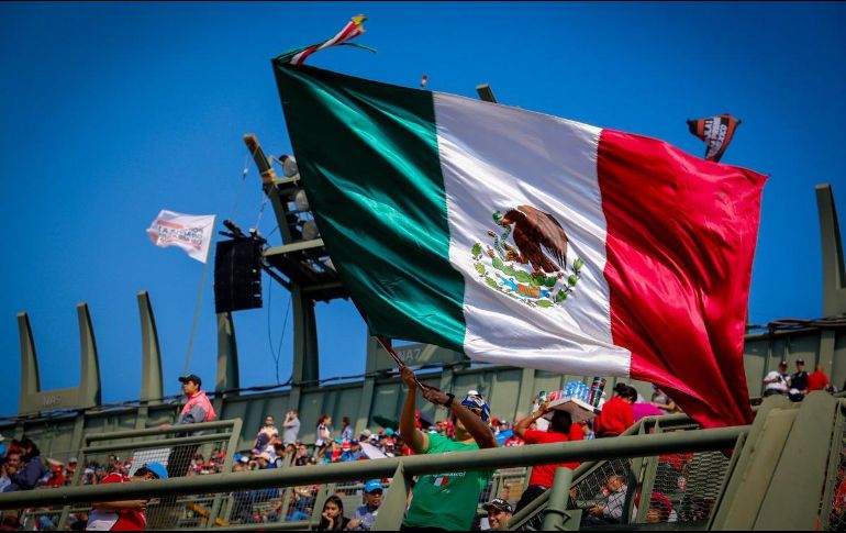 La carrera de este domingo dará inicio a las 11:30 con el tradicional desfile de pilotos; seguirá a interpretación del himno nacional y a las 13:10 horas, se correrá el GP de México. TWITTER / @ mexicogp