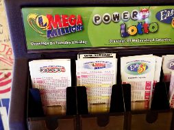 Los números ganadores sorteados el sábado fueron 8, 12, 13, 19, 27 y el Powerball fue 4, informaron voceros de la lotería multiestatal. AP  / R. Solis