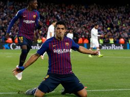 Luis Suárez contribuyó con un triplete a la goleada blaugrana. AP/J. MOnfort