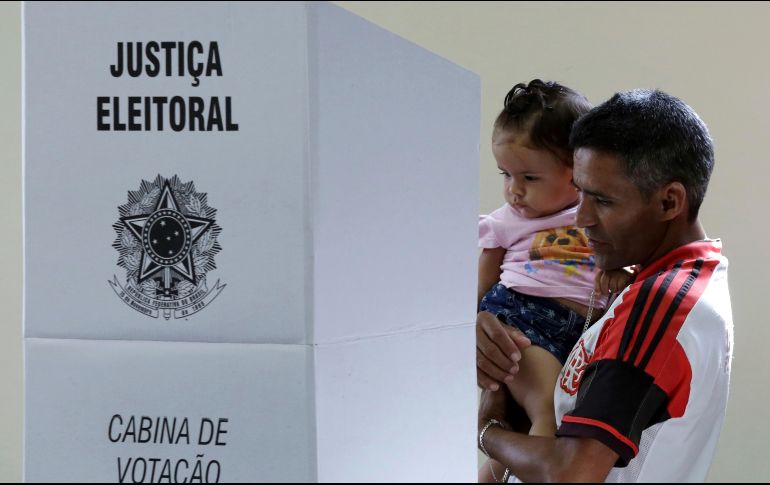 Brasileños acuden a las urnas para elegir a su nuevo presidente. AP / E. Peres