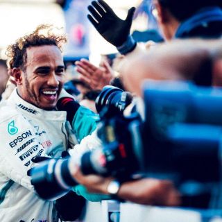 Lewis Hamilton se vuelve a coronar en México