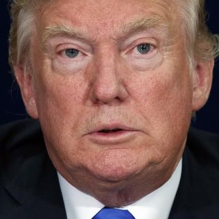 Trump dice que la prensa es el "verdadero enemigo"