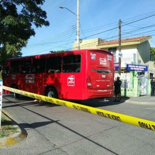 Muere mujer arrollada por camión del transporte público en Zapopan