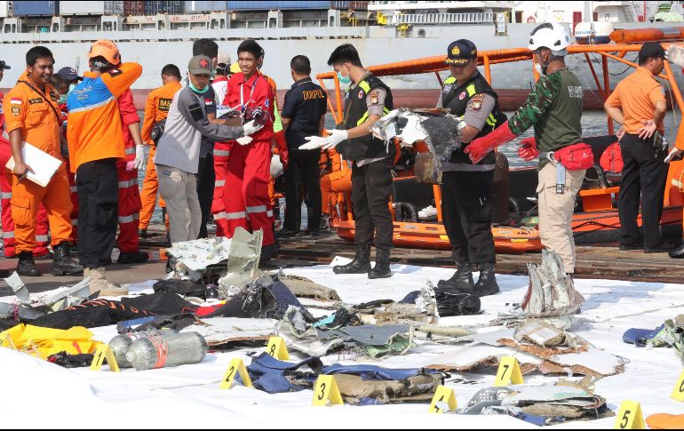 Un avión de la compañía de bajo costo Lion Air se estrelló en el mar de Java provocando la muerte de las 189 personas que viajaban a bordo. EFE / B. Indahono