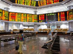 La Bolsa Mexicana reflejó este lunes la incertidumbre que desató el resultado de la consulta sobre el NAICM. AP/Y. Jun