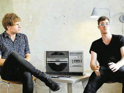 El dueto de música electrónica es originario de Vancouver, Canadá. ESPECIAL