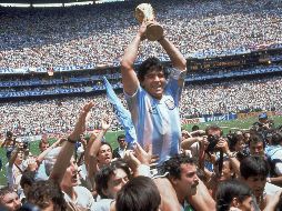 Su legado se daría en la Copa del Mundo de 1986, cuando fue capitán de la Selección de Argentina y la encaminó a ganar el segundo Mundial en su historia. AP / ARCHIVO