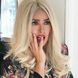 Salma Hayek luce de rubia en Instagram