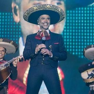 Polemizan conducta extraña de Alejandro Fernández en concierto