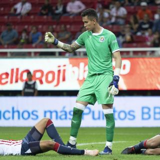 Quedar fuera de la Liguilla no es un fracaso para Chivas: Gudiño