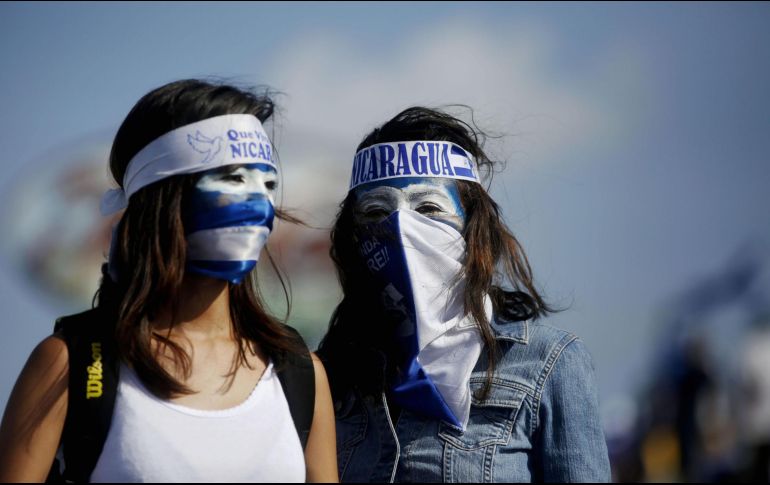 Las autoridades penitenciarias acusaron a las detenidas de violar las normas internas al cantar el himno nacional, poseer objetos de color azul y blanco como la bandera de Nicaragua, o pintarse los labios de rojo, todos símbolos de las protesta contra el gobierno. EL INFORMADOR / ARCHIVO