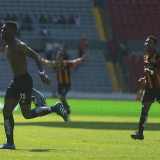 Leones levantó en lo anímico: Néstor Vidrio