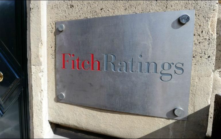 Fitch se une a HR Ratings que este martes también colocó en perspectiva negativa la nota crediticia de México. AFP / ARCHIVO