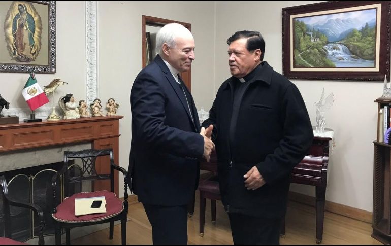 Marilú Esponda, directora general de la Arquidiócesis de México, compartió cuatro imágenes de la reunión privada. TWITTER/@mariluesponda