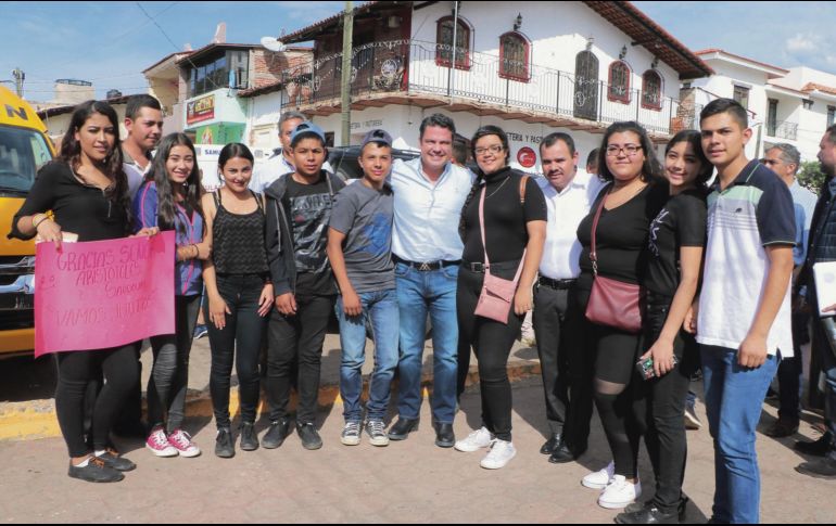 En Guachinango, el gobernador se comprometió a apoyar al municipio hasta el último día de su gestión. ESPECIAL