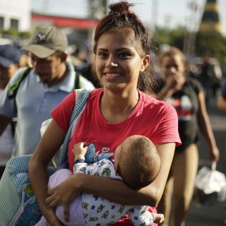 Lupita, podría llamarse la primera bebé nacida en la caravana migrante