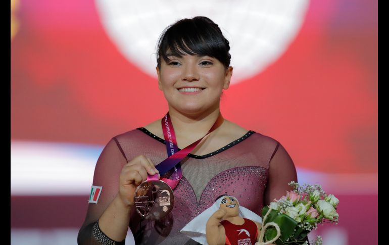 La medalla conseguida por Alexa Moreno es la primera presea mundial para México en gimnasia. AP  / V. Ghirda