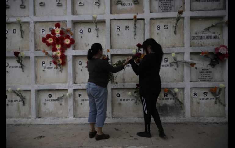  Luego de permanecer dentro de un tráiler refrigerante por hasta dos años, este 2 de noviembre 411 cuerpos (351 inhumados sin identificar y 60 entregados a sus familiares, de acuerdo con la Secretaría de Gobernación Jalisco). EL INFORMADOR/ F. Atilano