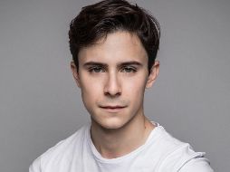 Alejandro Puente. “La sociedad de los poetas muertos” es su primer proyecto comercial.