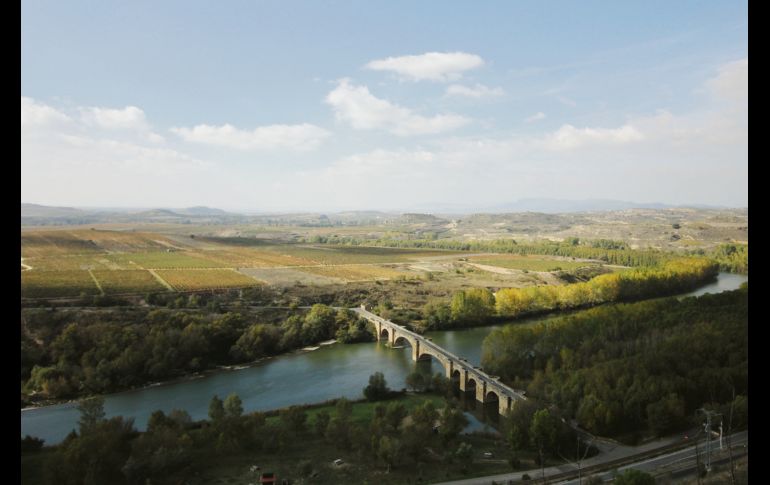 Río Ebro. Brazo de agua y elemento clave en el ecosistema y la agricultura de la región.