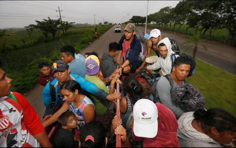 Señalan que la Segunda Caravana partirá hacia Tapanatepec, Oaxaca, hacia las 03:00 horas de este lunes, en un recorrido de 40 kilómetros. AP / M. Ugarte
